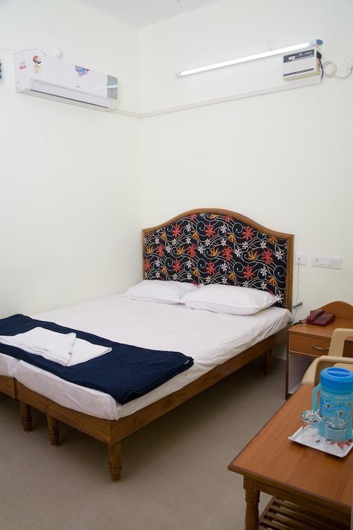 Vihas Inn Tirupati Luaran gambar
